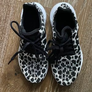 Adidas Leopard Tennis shoes size 7.5